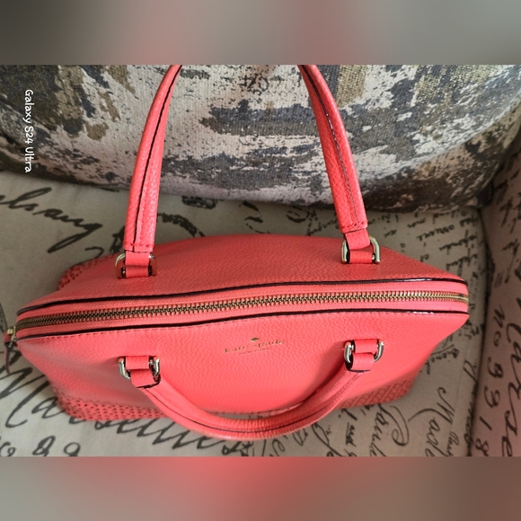 Kate Spade Wakefield Lane Carli satchel in a bright coral GUC - Picture 4 of 17